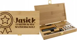 skrzynka-z-narzedziami-personalizowany-prezent-twoj-tekst-grawer-imie