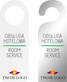 zawieszka-na-drzwi-hotelowa-srebrna-z-nadrukiem-logo-obsluga-hotelowa