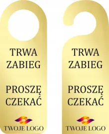 zawieszka-na-drzwi-hotelowa-zlota-plexi-z-logo-trwa-zabieg-prosze-czekac