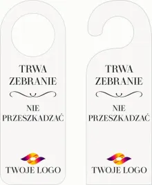 zawieszka-na-drzwi-hotelowa-biala-plexi-trwa-zebranie-z-twoim-logo