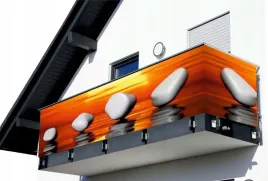 oslona-balkonowa-na-wymiar-na-balkon-widok-kamien