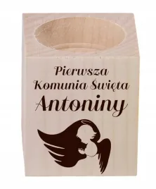 swiecznik-drewniany-z-grawerem-pamiatka-komunii-swietej-z-dedykacja