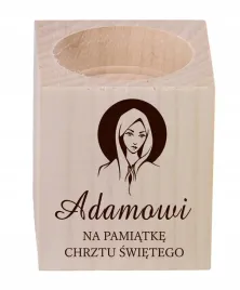 swiecznik-drewniany-z-grawerem-pamiatka-chrztu-swietego-z-dedykacja