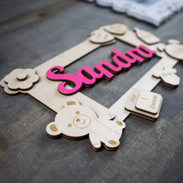 metryczka-dla-dziecka-ramka-bohater-brak