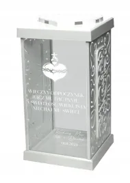 bialy-znicz-grawer-kapliczka-personalizowany-napis-dedykacja-dla-meza
