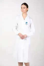 fartuch-medyczny-laboratoryjny-damski-dlugi-haft-z-twoim-logo-napisem-5-szt