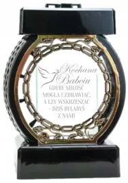 wyjatkowy-znicz-z-grawerowana-dedykacja-dla-babci-na-wszystkich-swietych