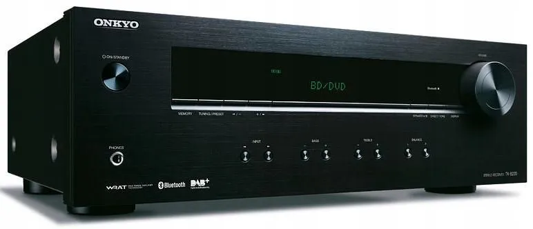 kolumny-scienne-podwieszane-jbl-amplituner-onkyo