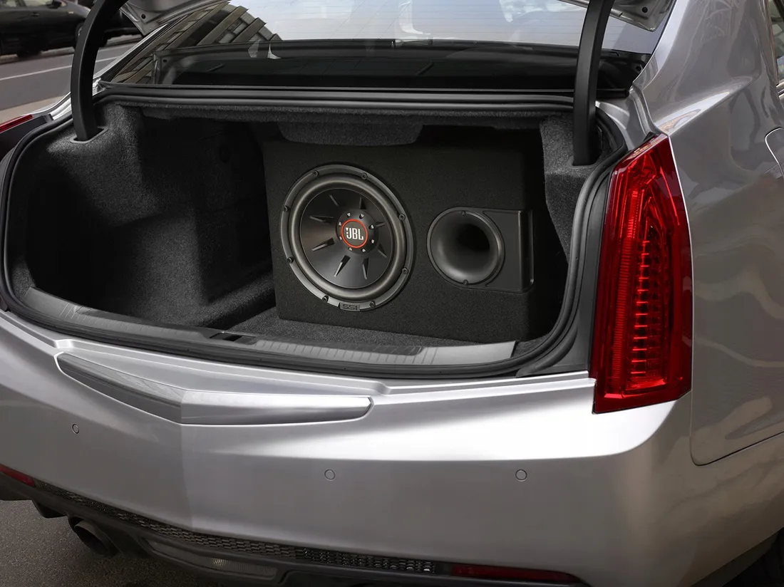 jbl-skrzynia-tuba-basowa-1100w-kable-wzmacniacz