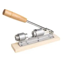 dziadek-do-orzechow-podstawka-regulacja-stal