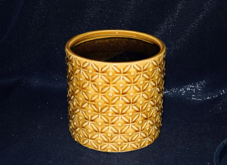 oslonka-ceramiczna-zolta-h13cm-wysokosc-produktu-13-cm