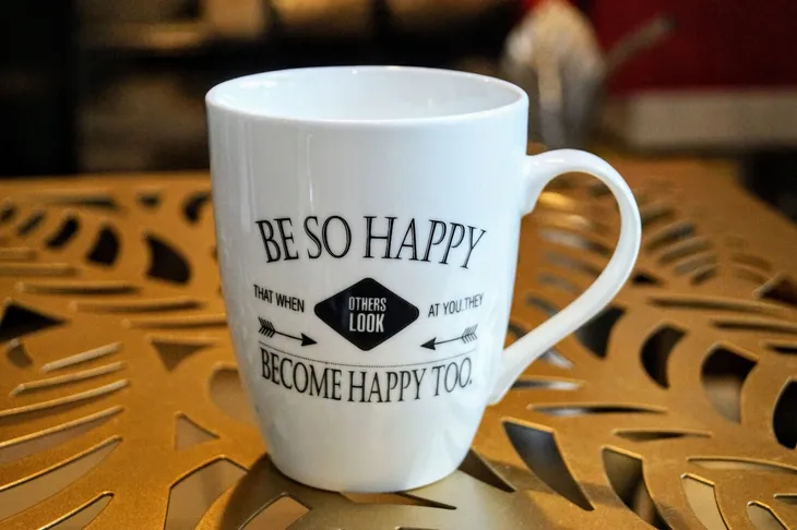 kubek-be-so-happy-kolor-bialy
