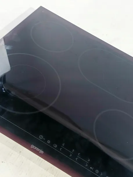 gorenje-plyta-ceramiczna-ect643bcsc-funkcje-podtrzymanie-ciepla-zapamietywanie-ustawien