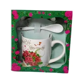 kubek-z-lyzeczka-i-podstawka