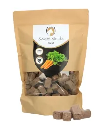 excellent-horse-sweet-blocks-carrot-smaczki-dla-konia-marchewkowe-3-kg