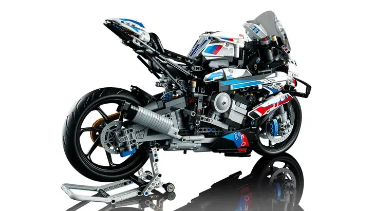 lego-technic-42130-bmw-m-1000-rr-wiek-dziecka-16-lat