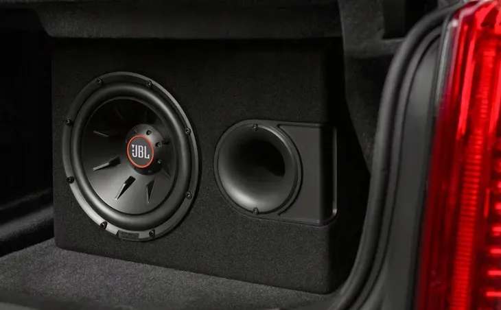 jbl-skrzynia-tuba-basowa-1100w-kable-wzmacniacz-marka-megavox