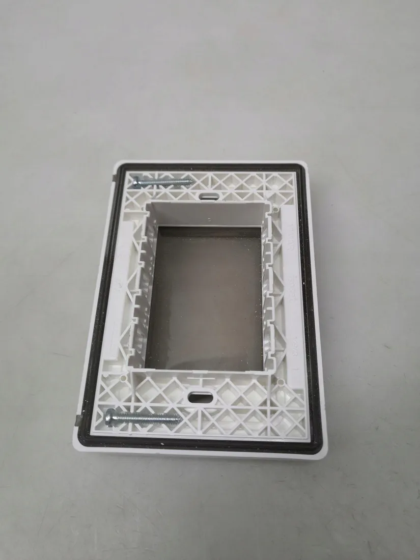 oslona-vimar-ip55-3-m-stan-powystawowy