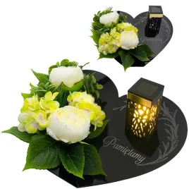 wiazanka-na-grob-ze-zniczem-solarnym-kompozycja-kwiatowa-podstawka-serce