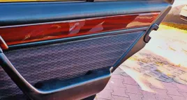 mercedes-w124-listwy-okleiny-kokpitu-dekory-drzewo-panel-deska-konsola-alu