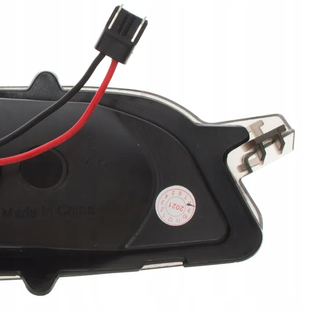 kierunkowskazy-dynamiczne-led-w-lusterko-volvo-v50-numer-katalogowy-oryginalu-30716696