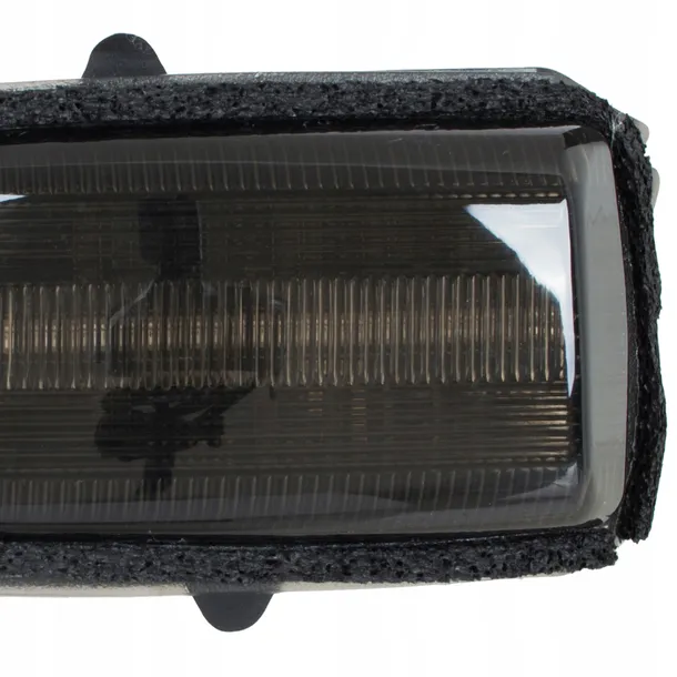 kierunkowskazy-dynamiczne-led-w-lusterko-volvo-v50-numer-katalogowy-czesci-da-28808