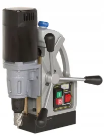 wiertarka-magnetyczna-wiertnica-magnesowka-900w