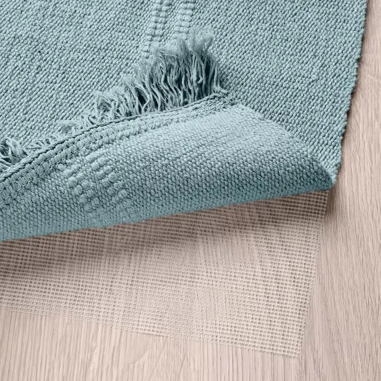 ikea-sortso-dywan-plaskotkany-jasnoniebieski-55x85-stan-nowy