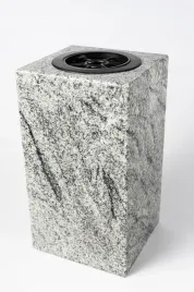 ekskluzywny-bialy-wazon-granitowy-na-grob-wiscount-white-28cm