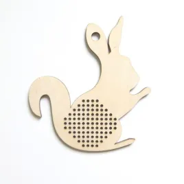 zajaczek-wielkanocny-drewniany-do-haftu-kanwa