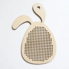 drewniane-jajko-z-uszami-do-haftu-kanwa