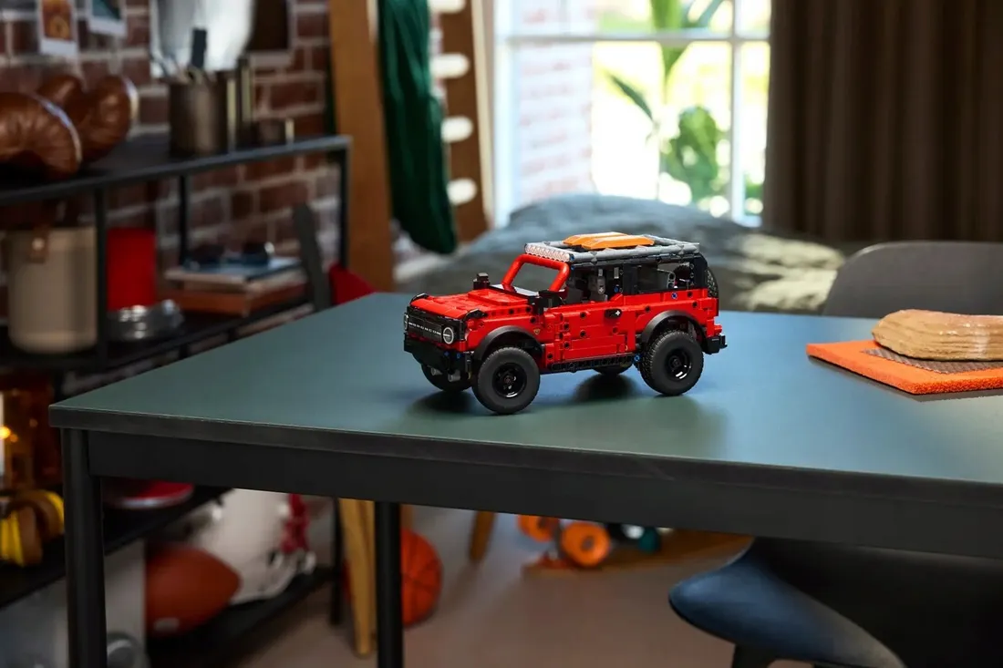 lego-technic-42213-suv-ford-bronco-stan-nowy