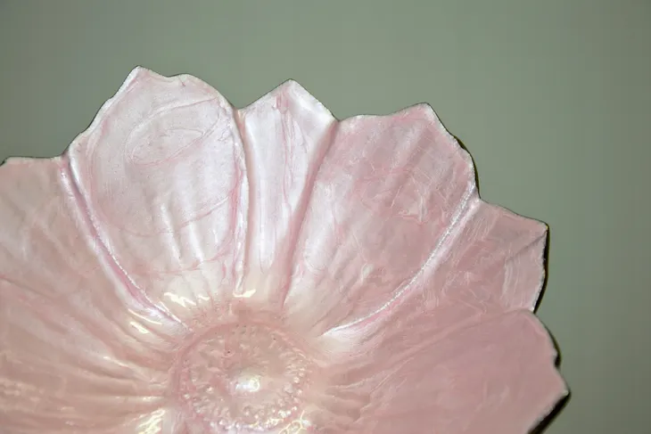 misa-kwiat-glamour-material-wykonania-porcelana