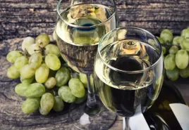 fototapeta-kuchenna-biale-wino-winogrono-200x130