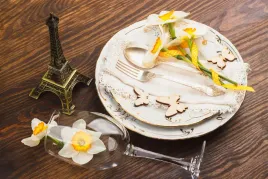 fototapeta-kuchenna-wieza-eiffla-kwiaty-395x280