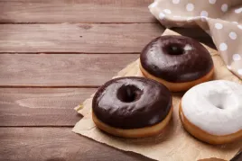fototapeta-kuchenna-paczki-donuty-deski-395x280