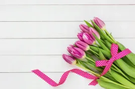 fototapeta-deski-tulipany-dekoracja-salon-200x130