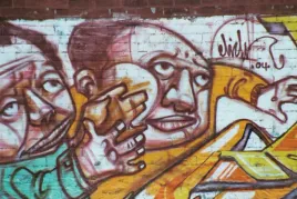 fototapeta-postacie-spray-graffiti-mur-twarze