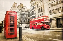 fototapeta-widok-autobus-budka-telefoniczna-ulica