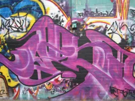 fototapeta-rysunek-spray-graffiti-mur-200x130