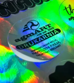 naklejki-samoprzylepne-holograficzne-holo-z-twoim-logo-grafika-100-szt-4-cm