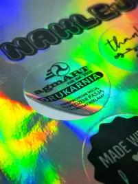 naklejki-samoprzylepne-holograficzne-holo-z-twoim-logo-grafika-100szt-3cm