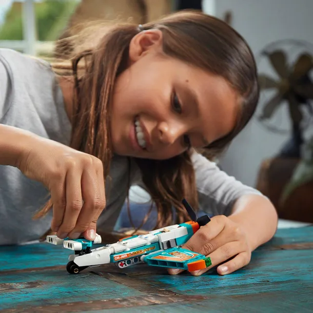 lego-technic-samolot-wyscigowy-model-42117-waga-z-opakowaniem-1-kg