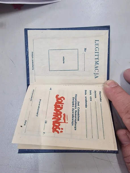 legitymacja-nszz-solidarnosc-nowa-czysta
