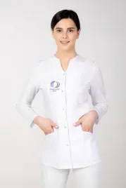 fartuch-medyczny-damski-z-dlugim-rekawem-z-haftowanym-twoim-logo-10-sztuk