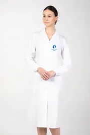 fartuch-medyczny-laboratoryjny-damski-dlugi-haft-z-twoim-logo-napisem-5-szt