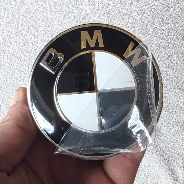2x-emblemat-bmw-82-mm-znaczek-e87-e81-e46-e60-e61-e90-e91-e36-x1-e84-x3-e83-producent-bez-marki