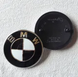 2x-emblemat-bmw-82-mm-znaczek-e87-e81-e46-e60-e61-e90-e91-e36-x1-e84-x3-e83-stan-nowy-numery-katalogowe-zamiennikow-1866629or1872324or8132375or51141866629or51141872324or51148132375