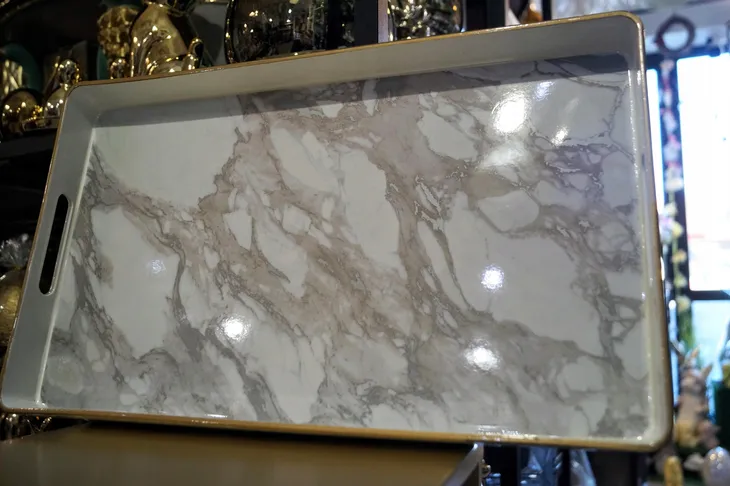 taca-a-la-marmur-rodzaj-taca