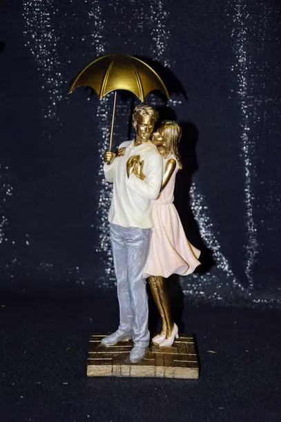 figurka-para-30x12x8-material-wykonania-tworzywo-sztuczne